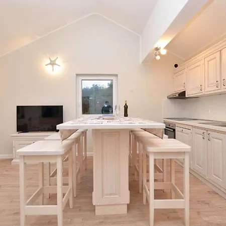 7 Bedroom Amazing In Prázdninový dům