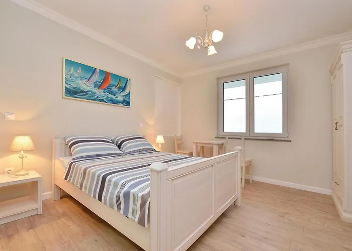 7 Bedroom Amazing In 펜션 Košljun