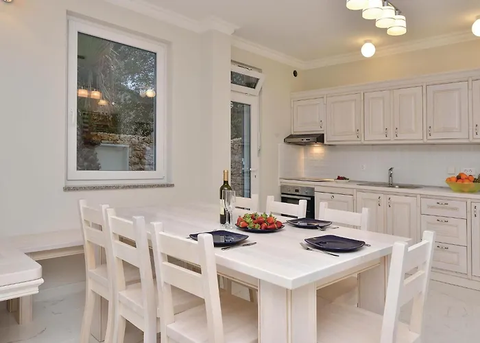 7 Bedroom Amazing In * Košljun