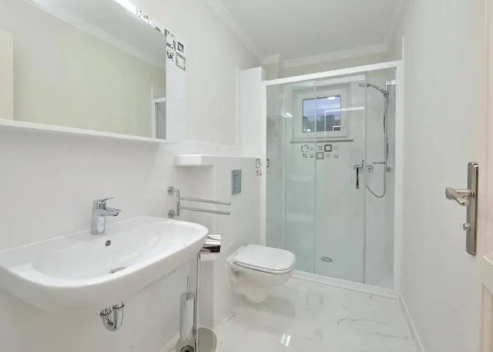 펜션 7 Bedroom Amazing In Košljun