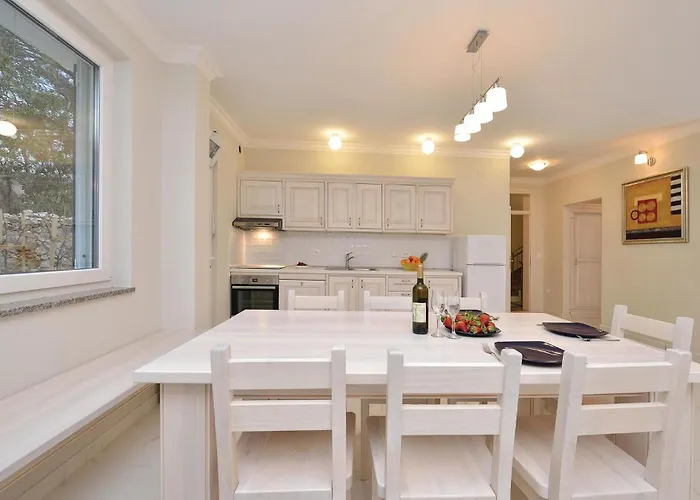 7 Bedroom Amazing In * Košljun