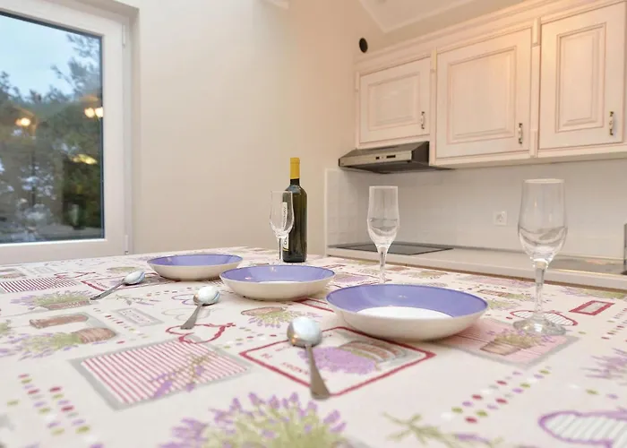 펜션 7 Bedroom Amazing In Košljun