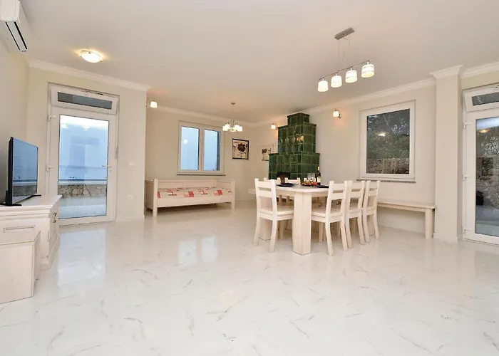 Tatil Evi 7 Bedroom Amazing In Košljun