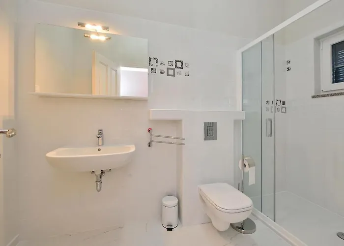 펜션 7 Bedroom Amazing In Košljun