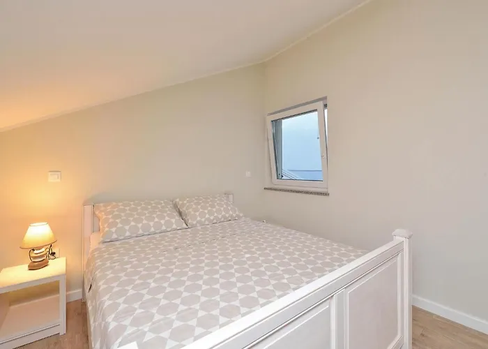 펜션 7 Bedroom Amazing In Košljun