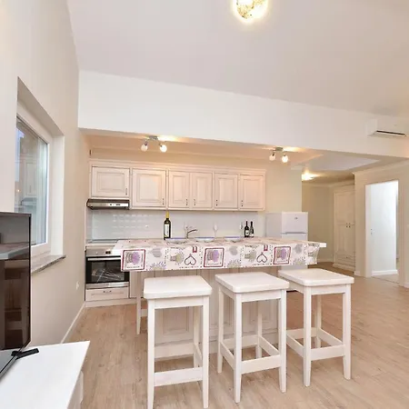 7 Bedroom Amazing In *