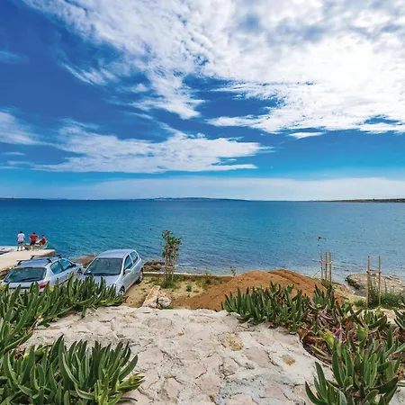 Hébergement de vacances In With Outdoor Swimming Pool *