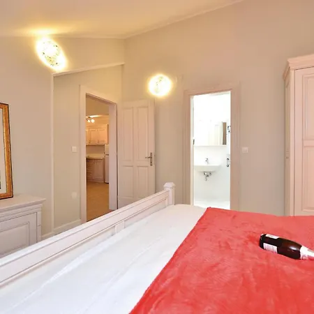 Дом отдыха 7 Bedroom Amazing In Kosljun