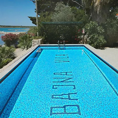 In With Outdoor Swimming Pool Košljun