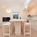 7 Bedroom Amazing In Σπίτι διακοπών