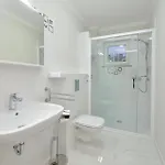 Σπίτι διακοπών 7 Bedroom Amazing In Košljun