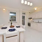 7 Bedroom Amazing In Σπίτι διακοπών *
