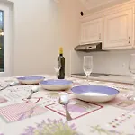 Σπίτι διακοπών 7 Bedroom Amazing In Košljun