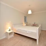 7 Bedroom Amazing In Σπίτι διακοπών Košljun