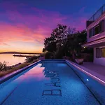 7 Bedroom Amazing In * Košljun