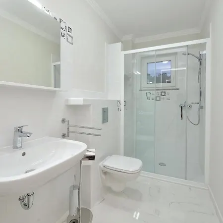 Feriehus 7 Bedroom Amazing In Košljun