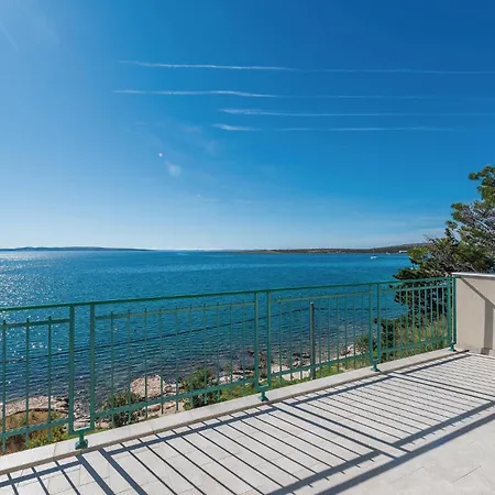 7 Bedroom Amazing In Feriehus Košljun