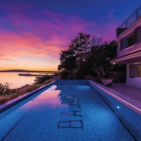 7 Bedroom Amazing In * Košljun