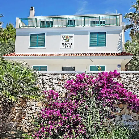 7 Bedroom Amazing In Košljun