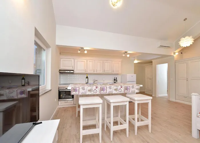 7 Bedroom Amazing In *