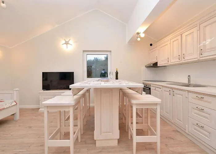 7 Bedroom Amazing In Vikendica