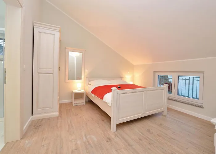 7 Bedroom Amazing In Vikendica